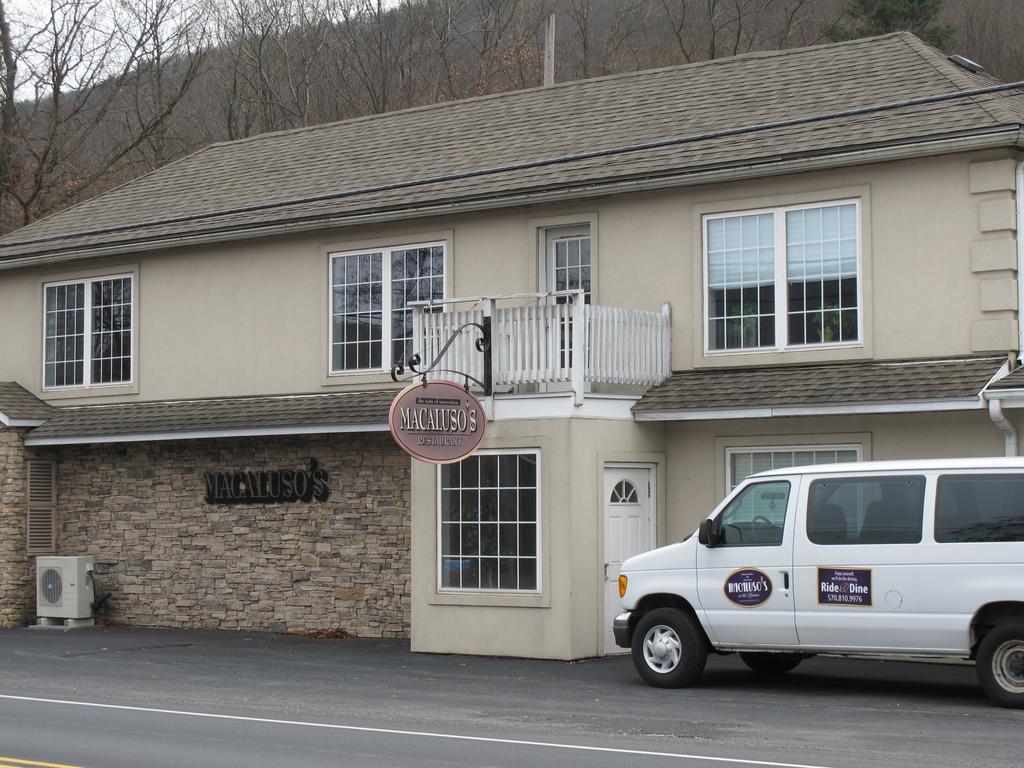 Macaluso'S At The Lantern Lodge Jim Thorpe Phòng bức ảnh